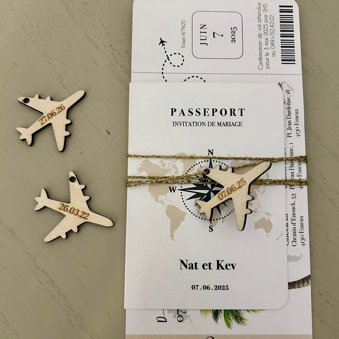 Avion miniature en bois